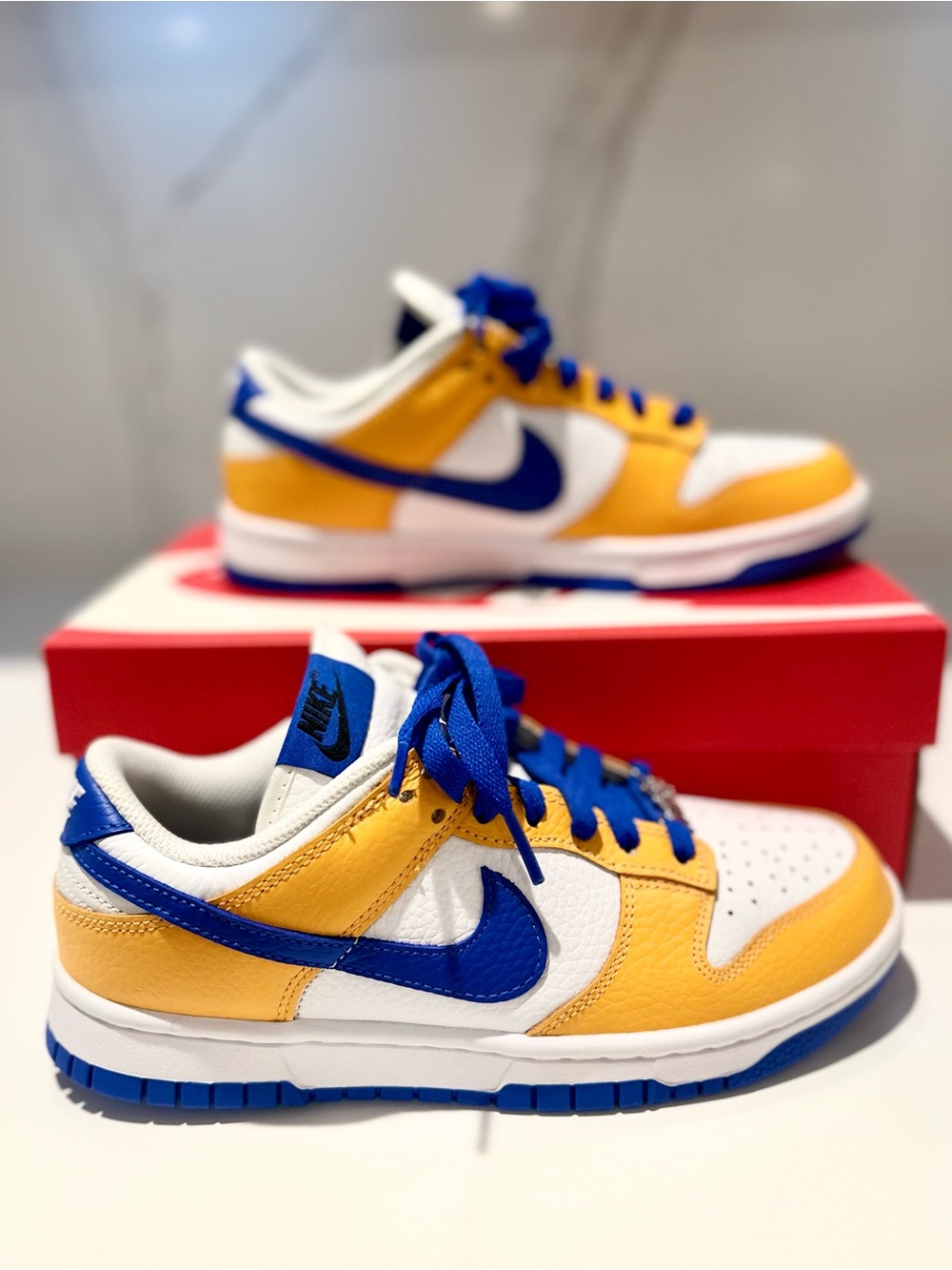 Nike Low Top Sneakers - Yellow/Blue/White